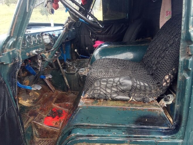 UAZ 33036 1984, 140,000 km - 2.5 l - Astara