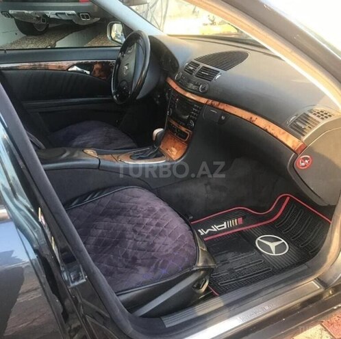 Mercedes E 270 2002, 346,000 km - 2.7 l - Horadiz