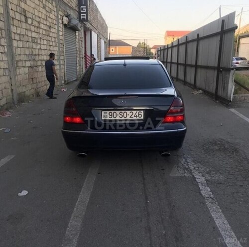 Mercedes E 270 2002, 346,000 km - 2.7 l - Horadiz