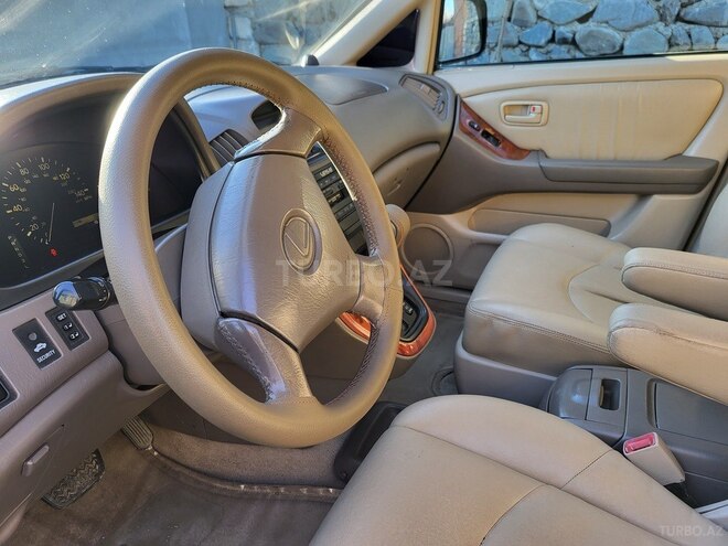 Lexus RX 300 1999, 162,500 km - 3.0 l - Zaqatala