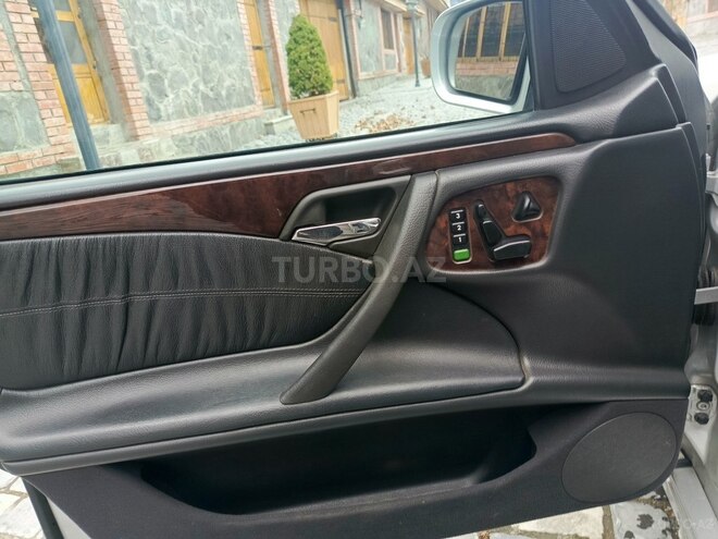 Mercedes E 270 2001, 470,000 km - 2.7 l - Qax