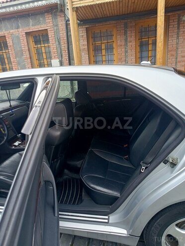 Mercedes E 270 2001, 470,000 km - 2.7 l - Qax