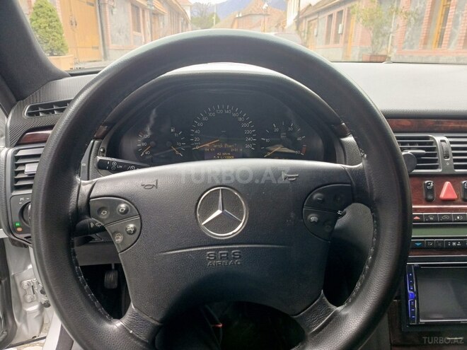 Mercedes E 270 2001, 470,000 km - 2.7 l - Qax