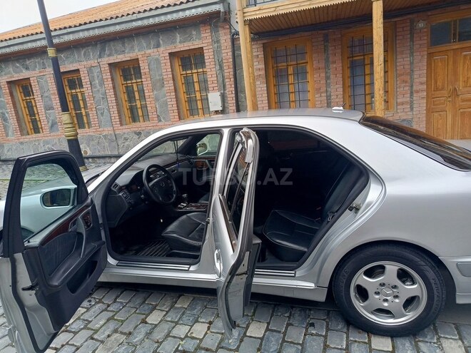 Mercedes E 270 2001, 470,000 km - 2.7 l - Qax