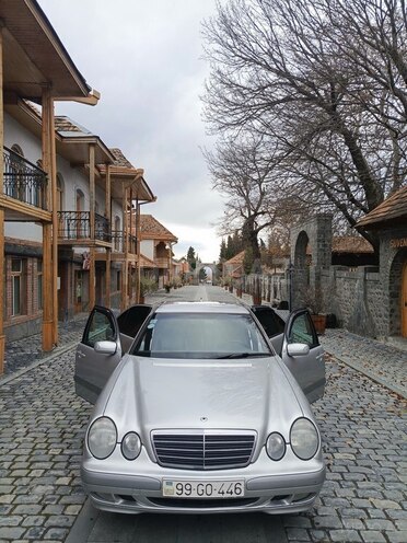 Mercedes E 270 2001, 470,000 km - 2.7 l - Qax