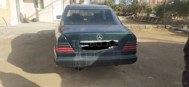 Mercedes E 200 1993, 258,852 km - 2.0 l - Bakı
