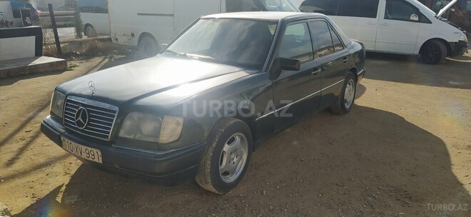 Mercedes E 200 1993, 258,852 km - 2.0 l - Bakı