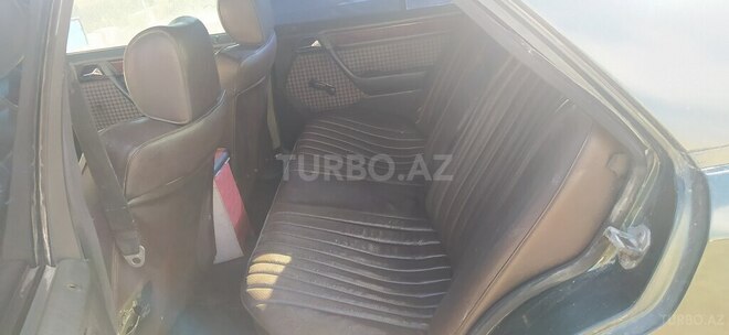 Mercedes E 200 1993, 258,852 km - 2.0 l - Bakı