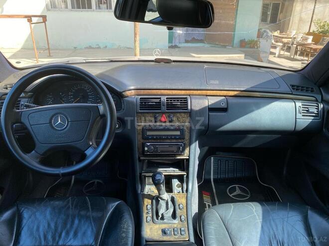 Mercedes E 320 1995, 385,000 km - 3.2 l - Bakı