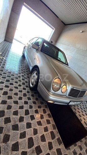 Mercedes E 200 1996, 239,865 km - 2.0 l - Bakı