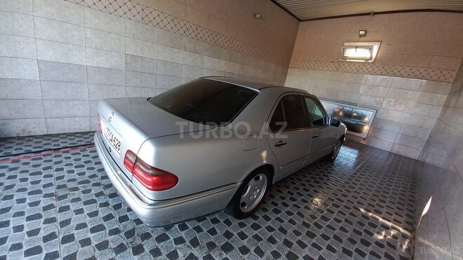 Mercedes E 200 1996, 239,865 km - 2.0 l - Bakı