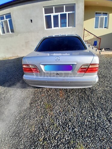 Mercedes E 240 2001, 359,152 km - 2.6 l - Lənkəran