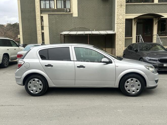 Opel Astra 2005, 300,850 km - 1.3 l - Bakı