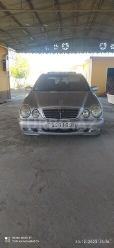 Mercedes E 240 2001, 300,501 km - 2.4 л - Sabirabad