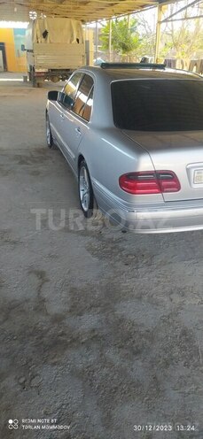 Mercedes E 240 2001, 300,501 km - 2.4 л - Sabirabad