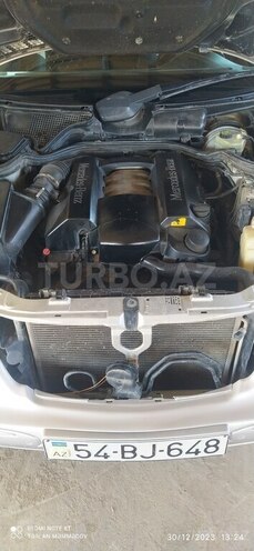 Mercedes E 240 2001, 300,501 km - 2.4 л - Sabirabad