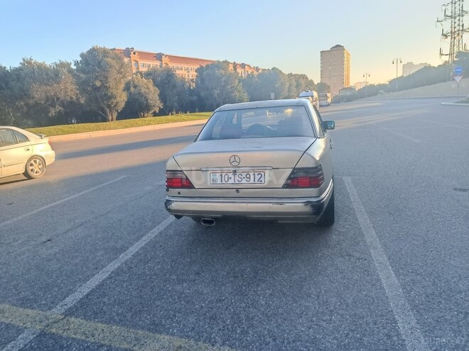 Mercedes E 250 1994, 388,122 km - 2.5 l - Bakı
