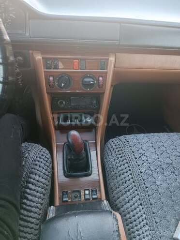 Mercedes E 250 1994, 388,122 km - 2.5 l - Bakı