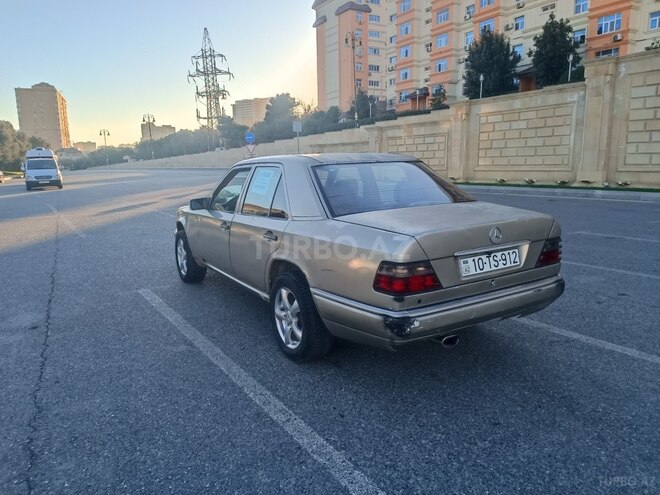 Mercedes E 250 1994, 388,122 km - 2.5 l - Bakı