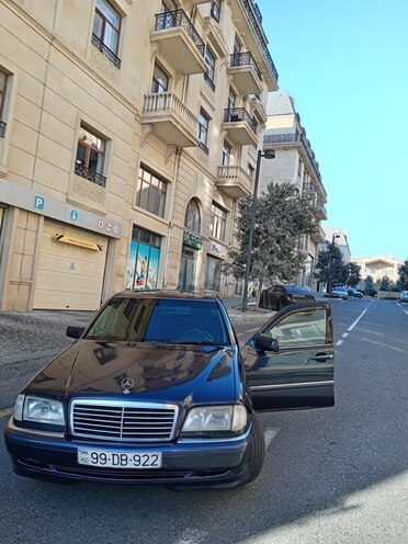 Mercedes C 200 1998, 320,000 km - 2.0 л - Bakı