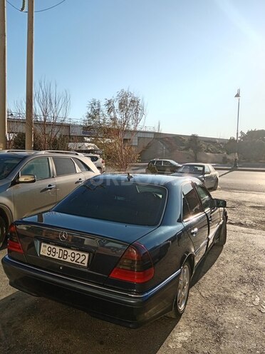 Mercedes C 200 1998, 320,000 km - 2.0 л - Bakı