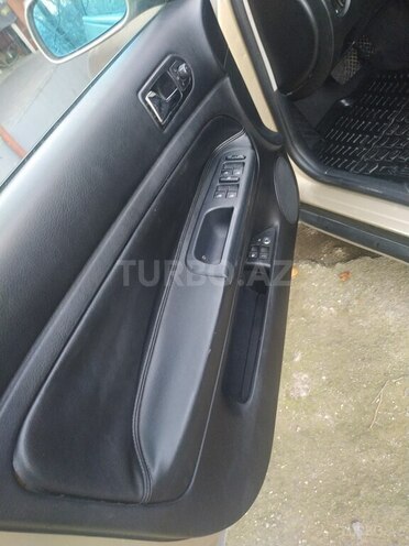 Volkswagen Passat 2001, 400,000 km - 2.0 л - Bakı