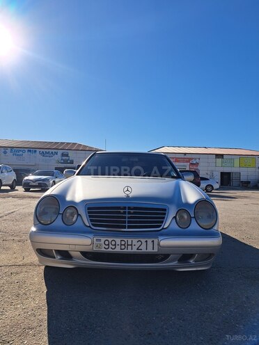 Mercedes E 220 2001, 450,000 km - 2.2 l - Bakı