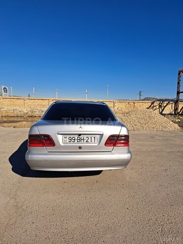 Mercedes E 220 2001, 450,000 km - 2.2 l - Bakı