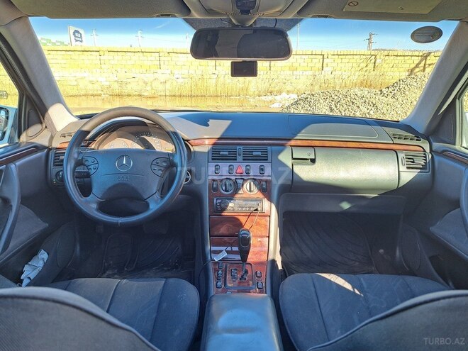Mercedes E 220 2001, 450,000 km - 2.2 l - Bakı