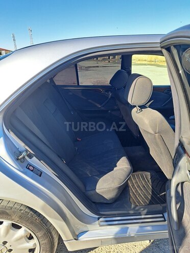 Mercedes E 220 2001, 450,000 km - 2.2 l - Bakı