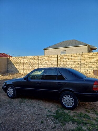Mercedes C 220 1995, 435,841 km - 2.2 л - Sumqayıt