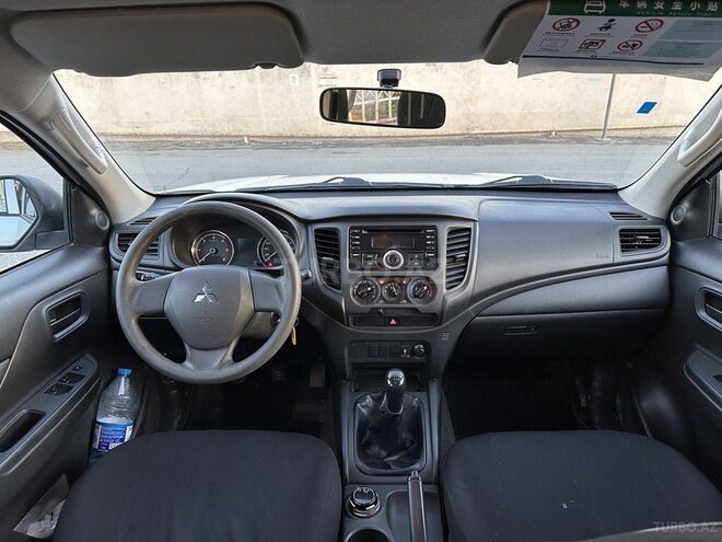 Mitsubishi L200 2021, 144,000 km - 2.4 l - Bakı