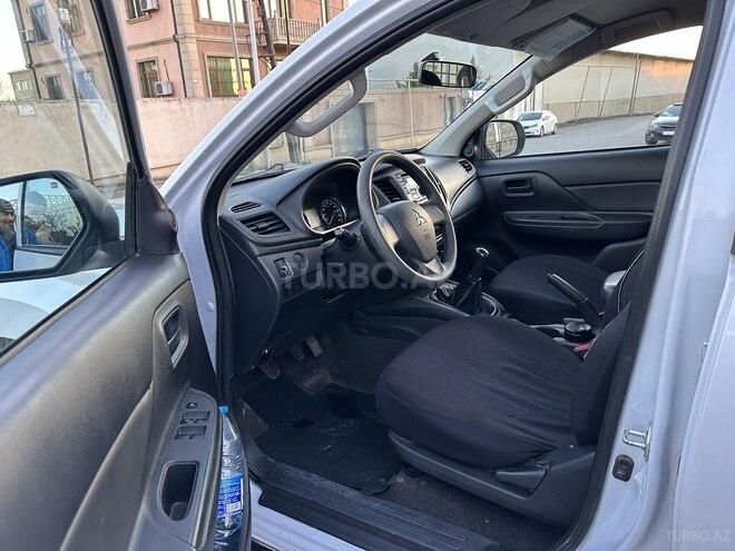 Mitsubishi L200 2021, 144,000 km - 2.4 l - Bakı