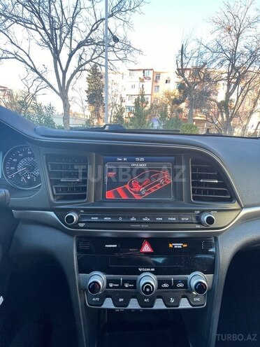Hyundai Elantra 2019, 128,748 km - 2.0 l - Bakı