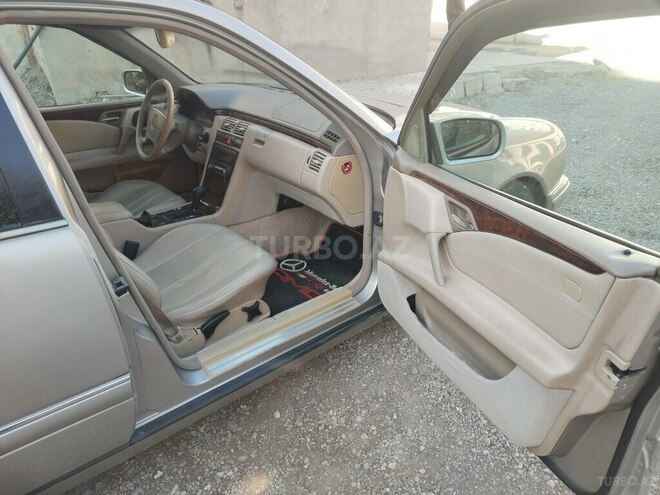 Mercedes E 230 1997, 461,918 km - 2.3 l - Sumqayıt