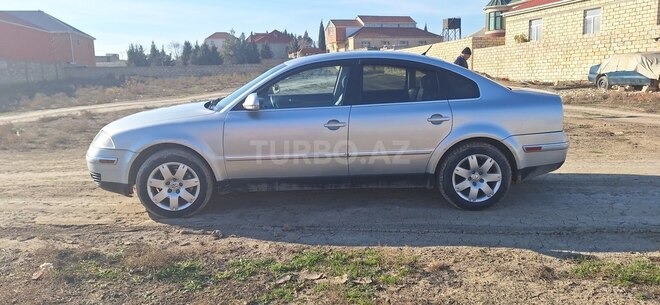 Volkswagen Passat 2004, 317,560 km - 1.8 л - Bakı