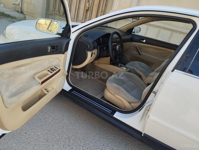 Volkswagen Passat 2004, 240,995 km - 1.8 l - Bakı
