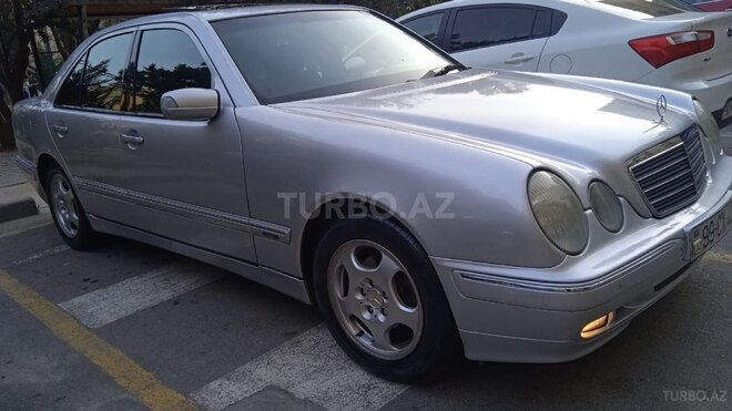 Mercedes E 220 2001, 421,000 km - 2.2 л - Bakı