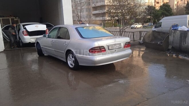 Mercedes E 220 2001, 421,000 km - 2.2 л - Bakı
