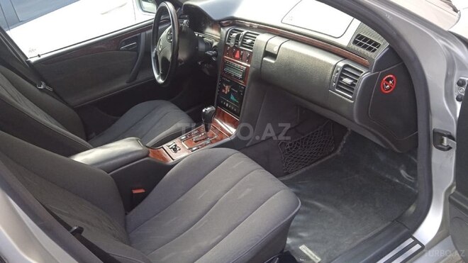 Mercedes E 220 2001, 421,000 km - 2.2 л - Bakı