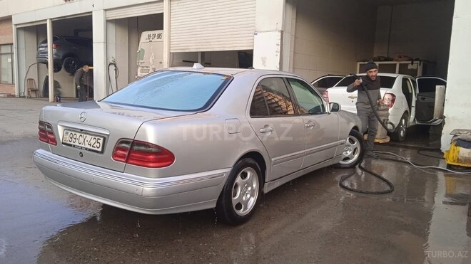Mercedes E 220 2001, 421,000 km - 2.2 л - Bakı