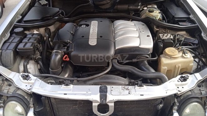 Mercedes E 220 2001, 421,000 km - 2.2 л - Bakı