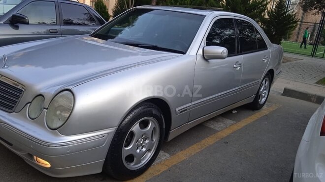 Mercedes E 220 2001, 421,000 km - 2.2 л - Bakı
