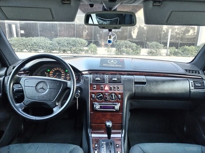 Mercedes E 230 1995, 426,333 km - 2.3 l - Bakı