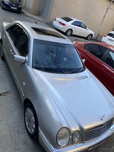Mercedes E 280 1998, 288,970 km - 2.8 l - Bakı