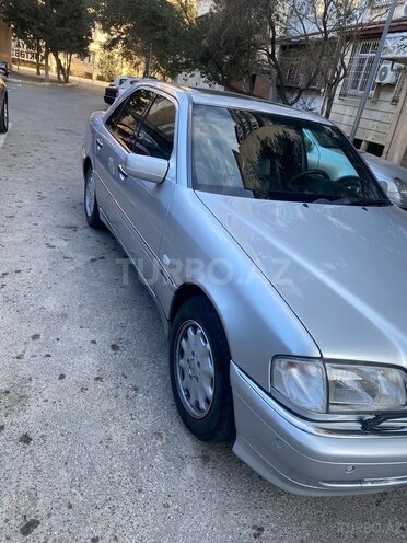 Mercedes C 240 1999, 320,000 km - 2.4 l - Bakı