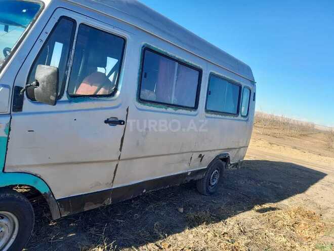 Mercedes 208 D 1985, 560,965 km - 2.3 l - Bərdə