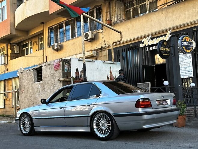 BMW 735 2001, 258,000 km - 3.5 l - Bakı
