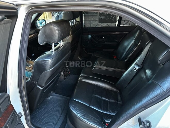 BMW 735 2001, 258,000 km - 3.5 l - Bakı