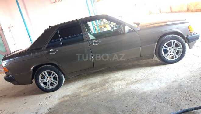 Mercedes 190 1992, 460,000 km - 1.8 l - Salyan